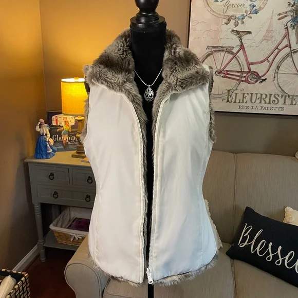 Kristen Blake, Reversible, faux fur vest, sz Med - Picture 2 of 12